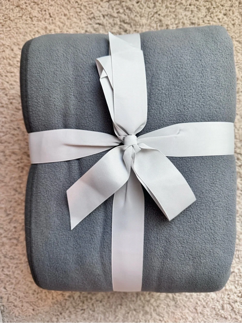 X Large Waterproof Pet throw Blanket Gray Fleece for Sofa or king size bed Cover